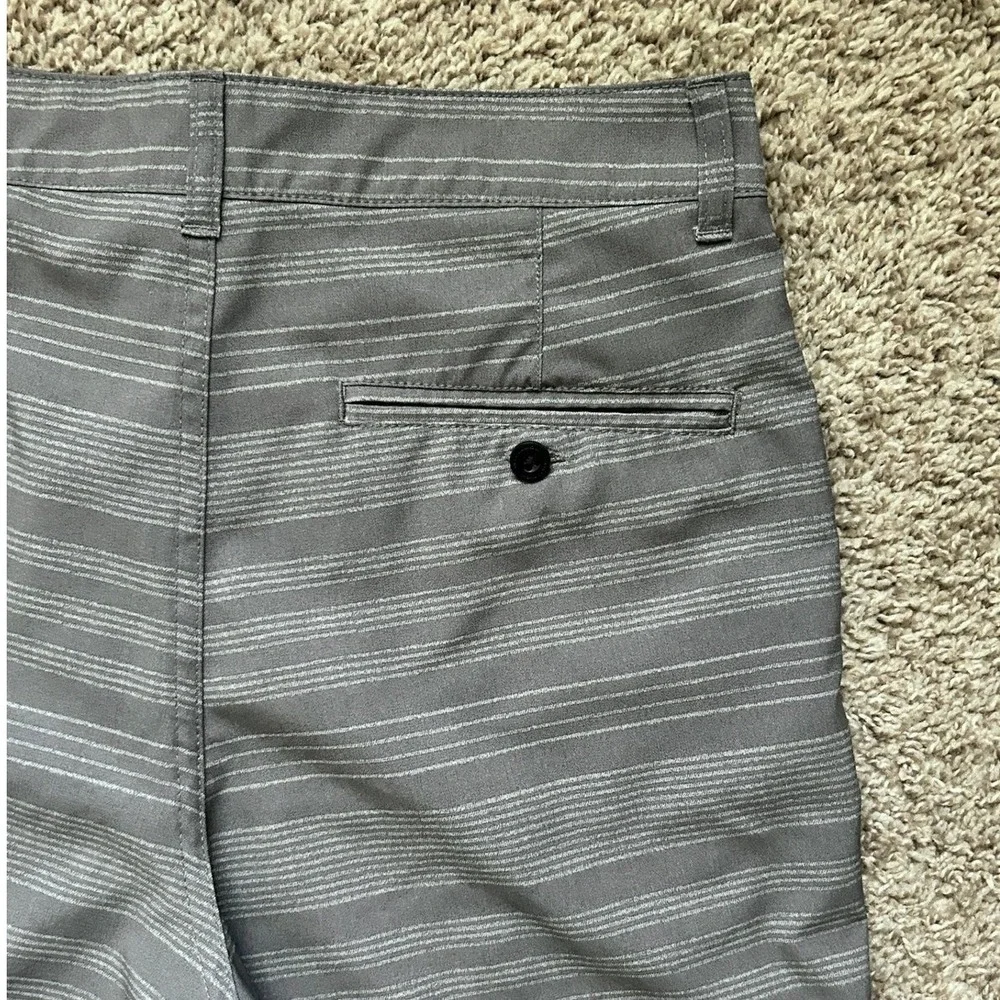Under Armour Amphibious Shorts I Performance, Gray Striped I Size 18‎